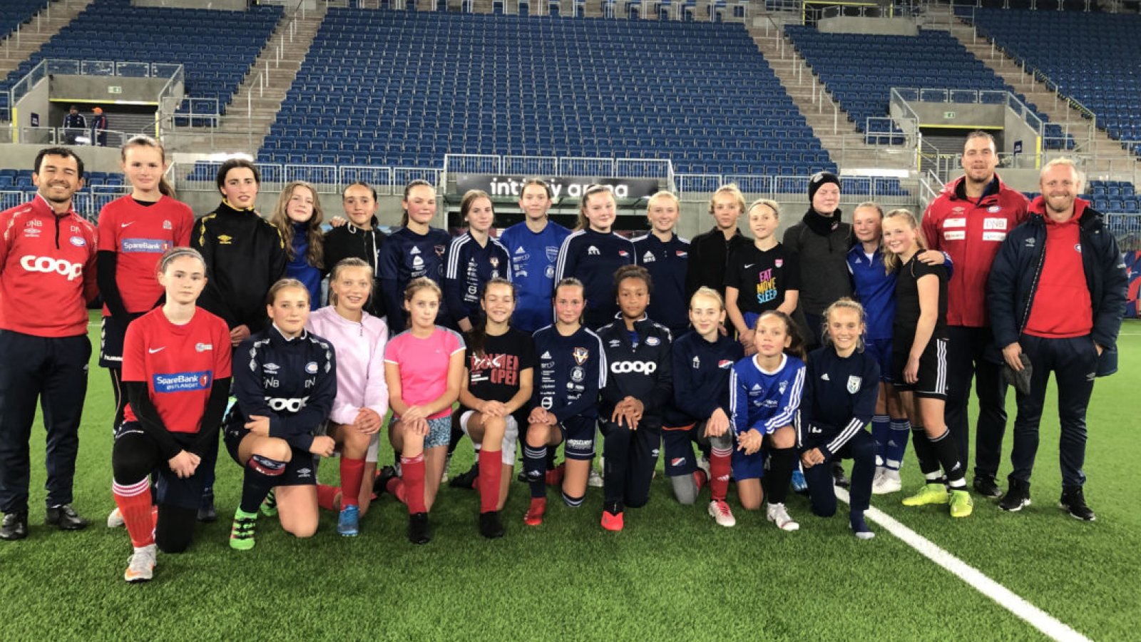 Forrige uke var spillere fra flere samarbeidsklubber samlet til kick off. Foto: Vålerenga Fotball