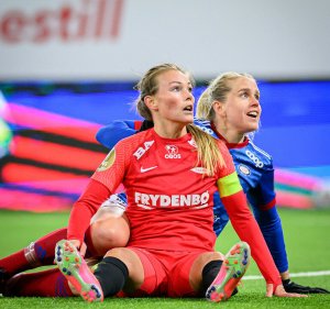 Ingrid Stenevik og Elise Thorsnes ser frem mot duellen på søndag. Foto: Morten Mitchell Larød / SPORTFOTO