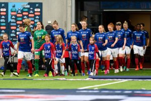 Det blir flere kamper og utmarsjer for Vålerenga i Toppserien 2020. Foto: Morten Mitchell Larød / SPORTFOTO