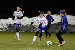 Marit Emaus Flaa og Silje Fjeldstad møtte et sterkt og godt organisert Stabæk-forsvar. Foto: Morten Mitchell Larød