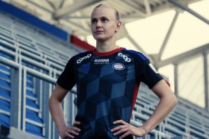 Karina Sævik iført Vålerengas 3. drakt for 2023. Foto: Vålerenga Fotball