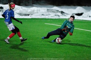 Elife Salihu i aksjon for J19. Foto: Morten Larød