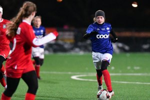 Jenny Sare Slått i aksjon mot Røa. Foto: Morten Mitchell Larød / Sportfoto