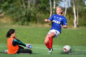 Emma Iversen scoret ett av målene i mot Våg, en kamp Vålerenga vant 5-1. Foto: Morten M. Larød.