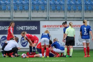 Camille Levin nede for telling etter en smell i kampen mot Grand Bodø. Foto: Morten Mitchell Larød