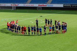 43 spillere fra våre samarbeidsklubber var samlet på Intility Arena søndag. Foto: Sølvar Flatmo