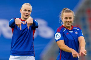 230415 Karina Sævik of Vålerenga celebrates with teammate Olaug Tvedten after scoring 3-0 during the Toppserien football match between Vålerenga and Avaldsnes on April 15, 2023 in Oslo. Photo: Vegard Grøtt / BILDBYRÅN / kod VG / VG0438