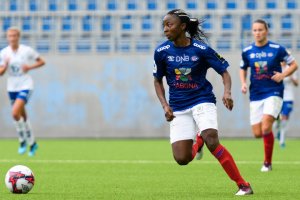 Ajara Njoy gleder seg til kamp mot Sandviken. Foto: Morten Mitchell Larød / Sportfoto