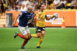 Marie Markussen parkerer en kanarifugl. Foto: Sportforo