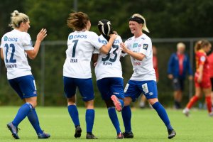 Ajara Njoya scoret et av mange praktmål borte mot Røa. Foto: Morten Mitchell Larød / Sportfoto