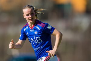 220418 Agnete Kristine Nielsen of Vålerenga during the Toppserien football match between Arna-Bjørnar and Vålerenga on April 18, 2022 in Arna. Photo: Marius Simensen / BILDBYRÅN / Cop 238