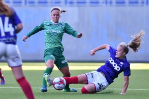 Emilie Østerås er ikke redd for å "trøkke" til. Foto: Sportfoto / Morten M. Larød