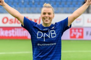 NM-kamp for kvinner i fotball mellom Vålerenga og Rosenborg på Intility Arena i Oslo lørdag 2. oktober 2021. Foto: Morten Mitchell Larød / SPORTFOTO