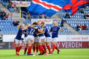 NM-kamp for kvinner i fotball mellom Vålerenga og Rosenborg på Intility Arena i Oslo lørdag 2. oktober 2021. Foto: Morten Mitchell Larød / SPORTFOTO