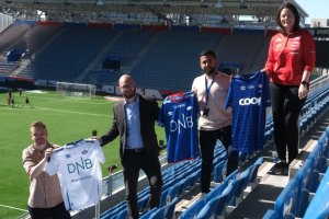 Vålerenga familien er samlet med Coop. Foto: Ingvild Isaksen