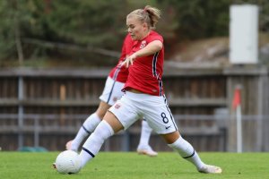 Olaug Tvedten i aksjon for U23. Foto: Thomas Brekke Sæteren