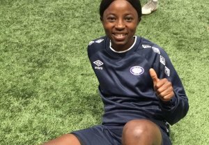 Ajara Njoya på sin første Vålerenga-trening. Foto: Vålerenga Fotball
