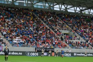 Vi ønsker å forbedre publikumsopplevelsen på våre hjemmekamper. Her fra kampen mot Manchester United i 2019. Foto: Kvinneidrett.