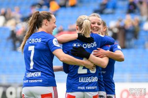 Toppseriekamp i fotball mellom Vålerenga og Røa på Intility Arena i Oslo søndag 3. april 2022. Foto: Morten Mitchell Larød / SPORTFOTO