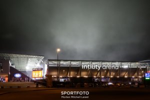 Snart er det klart fo Europa, flomlys og Champions League. Foto: Morten Mitchell Larød / SPORTFOTO