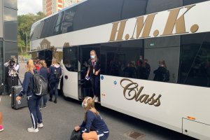 HMK frakter spillerne på tur. Her fra Gøteborg.