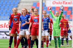 Toppseriekamp i fotball mellom Vålerenga og Røa på Intility Arena i Oslo søndag 3. april 2022. Foto: Morten Mitchell Larød / SPORTFOTO