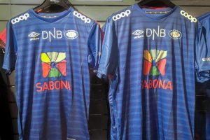 Har du lyst på årets drakt?