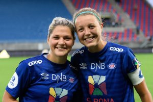 Dejana Stefanovic og Maruschka Waldus er klare for å møte gamle lagvenninner. Foto: Sportfoto