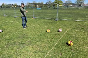 Shuffleball går ut på de samme prinsippene som shuffleboard! Foto: Vålerenga Fotball