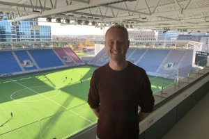 Darren O'Sullivan fortsetter med utviklingsarbeidet på jentesiden i Vålerenga. Foto: Vålerenga Fotball