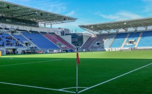 Vi trenger noen hjelpende hender til å få avviklet første hjemmekamp.