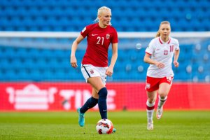 220412 Karina Sævik of Norway during the FIFA Women's World Cup Qualifier football match between Norway and Poland on April 12, 2022 in Oslo. Photo: Vegard Grøtt / BILDBYRÅN / kod VG / VG0268