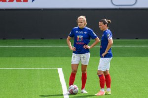 ANdrine Tomter og Sherida Spitse er klare for ny kamp. Foto: Morten Mitchell Larød / SPORTFOTO