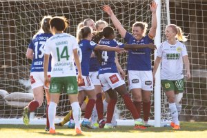 230205 Stine Ballisager Pedersen of Vålerenga celebrate scoring 3-1 during the Friendly match between Vålerenga and Hammarby on February 5, 2023 in Sotogrande. Photo: Mathilda Ahlberg / BILDBYRÅN / kod MA / MA0402