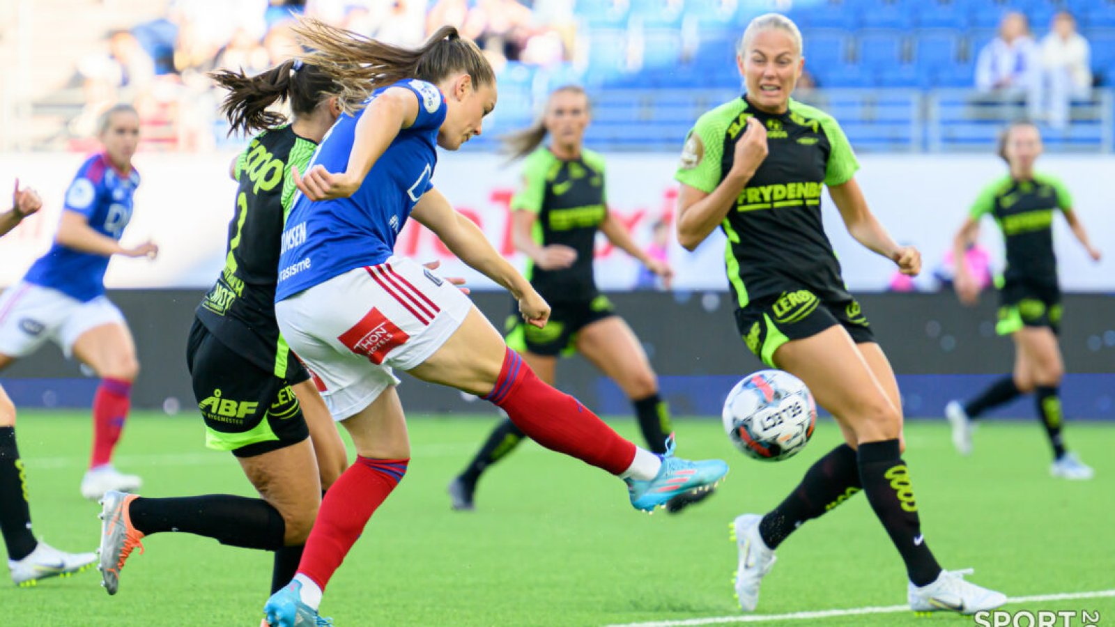 Toppseriekamp i fotball mellom Vålerenga og Brann på Intility Arena søndag 11. september 2022. Foto: Morten Mitchell Larød / SPORTFOTO