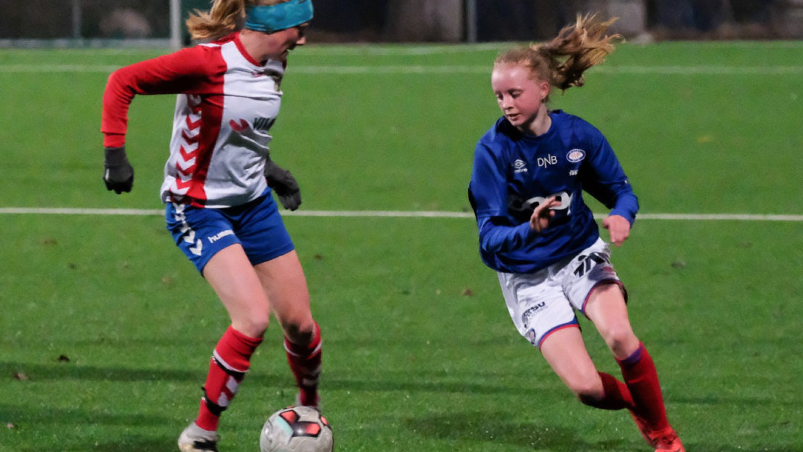 Seriekamp hjemme mot Lyn. Det gikk ikke helt vår vei denne kvelden. Vi tapte første omgang 2-0, men berget uavgjort i andre. Foto: Morten Mitchell Larød