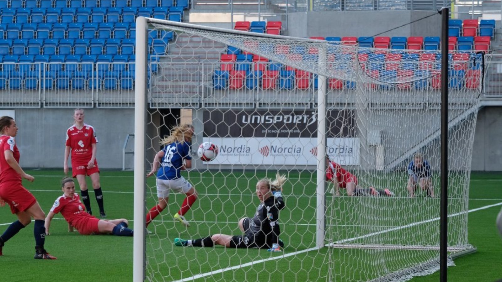 Ingrid Schjeldrup, her i aksjon mot Grand Bodø sist de møttes på Intility Arena. Resultatet den gangen ble en knepen 3-2 seier til oss. Foto: Morten M. Larød.