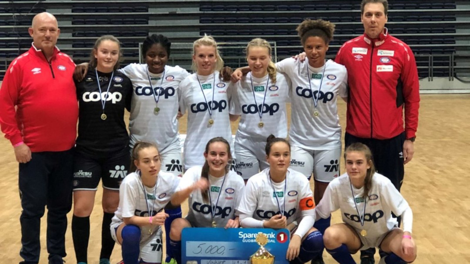 Fornøyd gjeng etter seier i Lillehammer Cup. Foto: Emilie Østerås