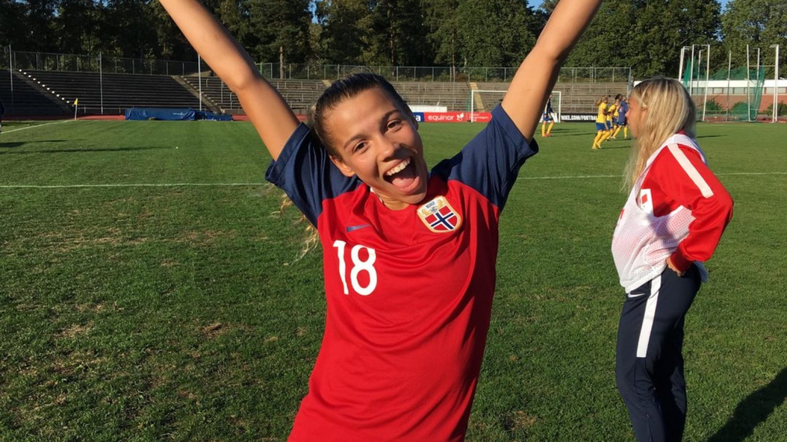 Celin Bizet Ildhusøy jubler for norsk seier og to mål. Foto: Anne Karin Østensen / NFF