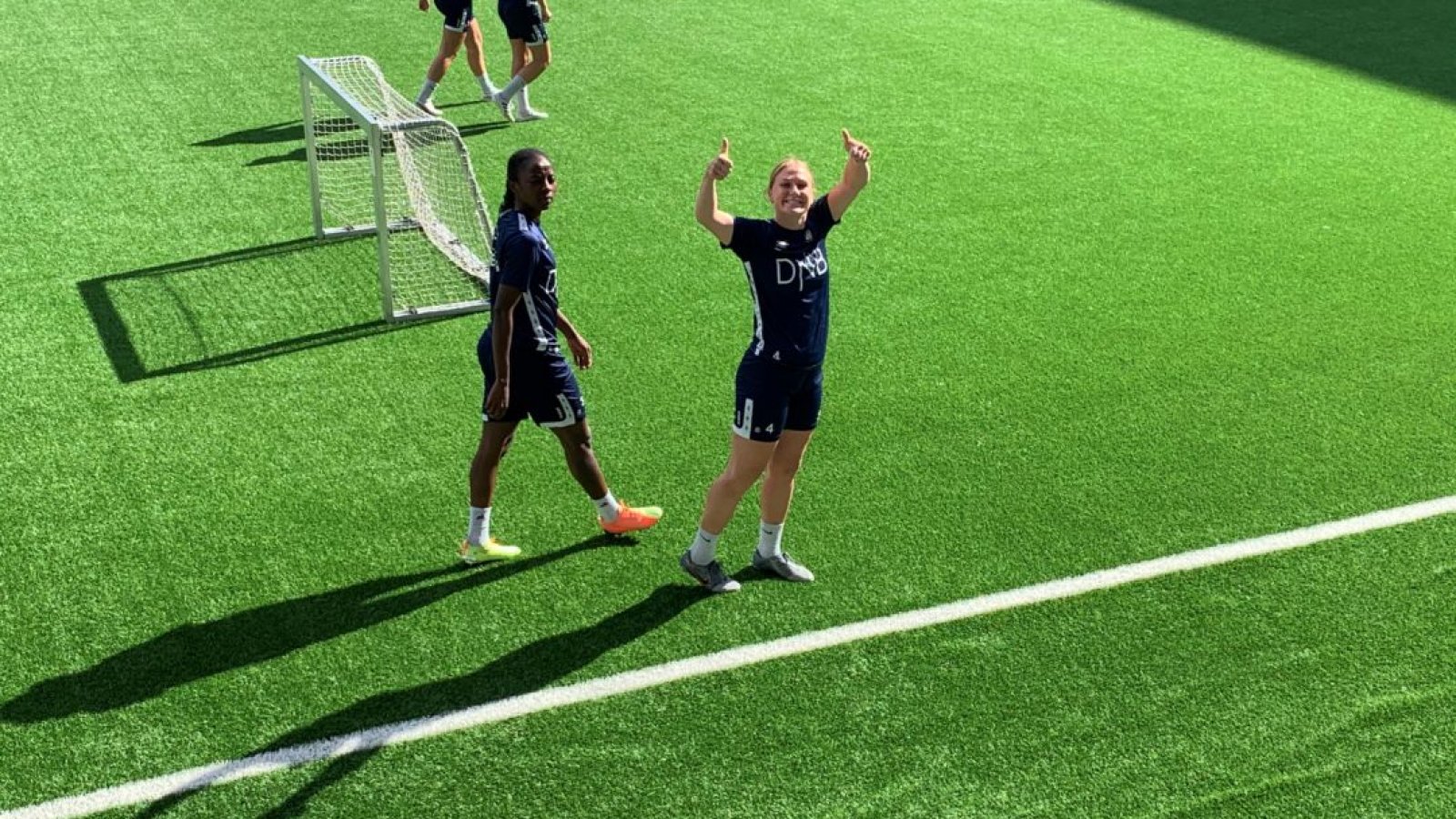 Tommel opp! CJ Bott er tilbake i trening.