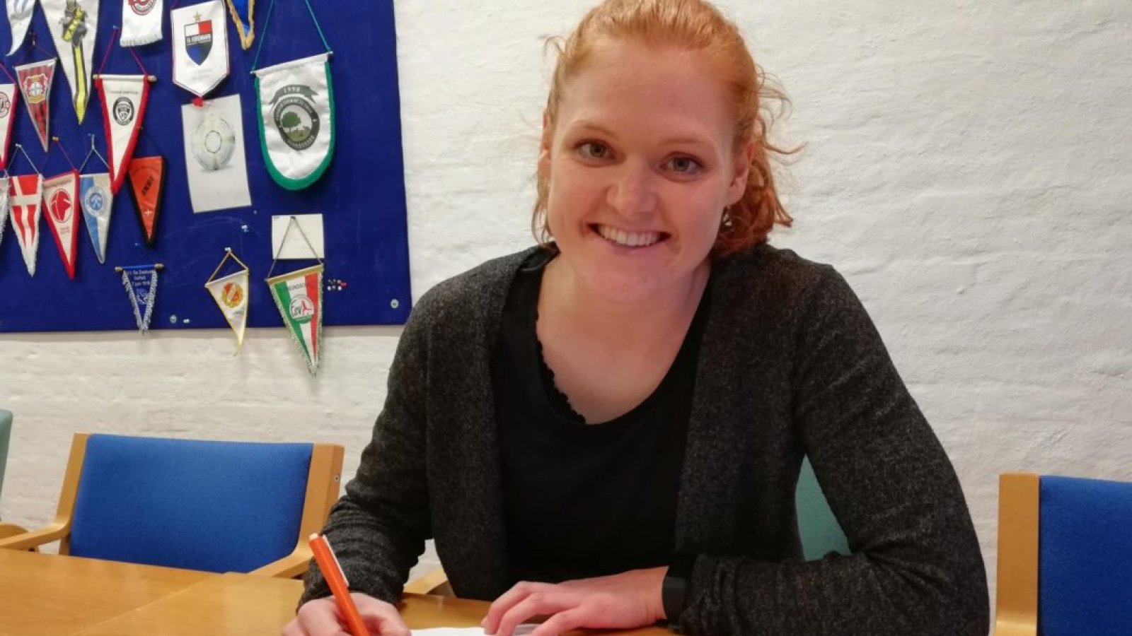 Stine Ballisager Pedersen fra da hun signerte sin første kontrakt i 2018.