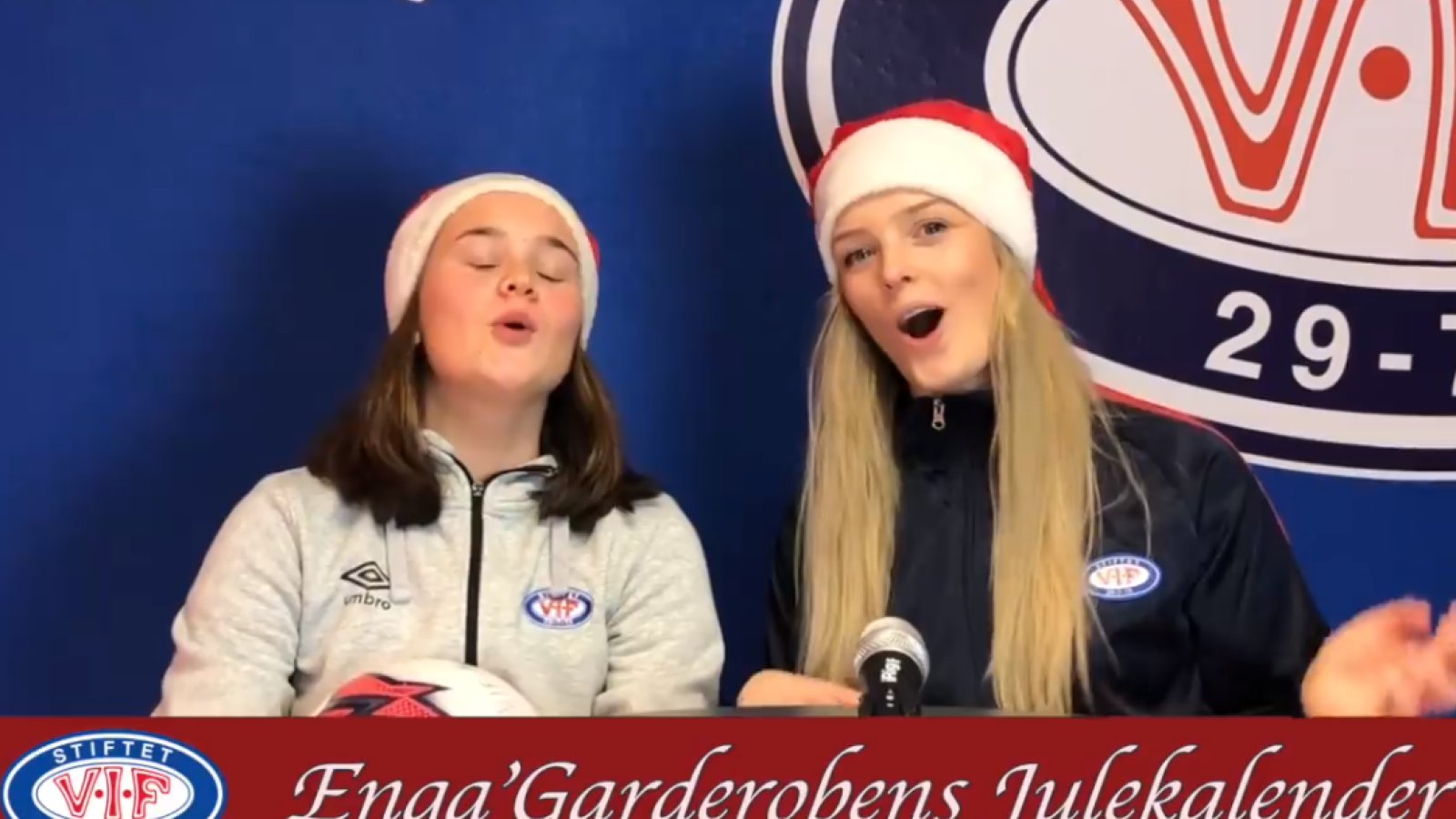 Kine Fløtre og Guro Pettersen ønsker alle en riktig god jul.