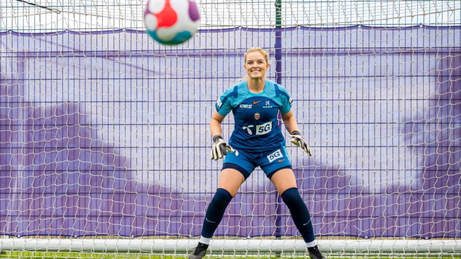 220709 Goalkeeper Guro Pettersen of the Norwegian national football team at a training session during the UEFA Women's Euro 2022 Championship on July 9, 2022 in Brighton. Photo: Vegard Grøtt / BILDBYRÅN / kod VG / VG0318