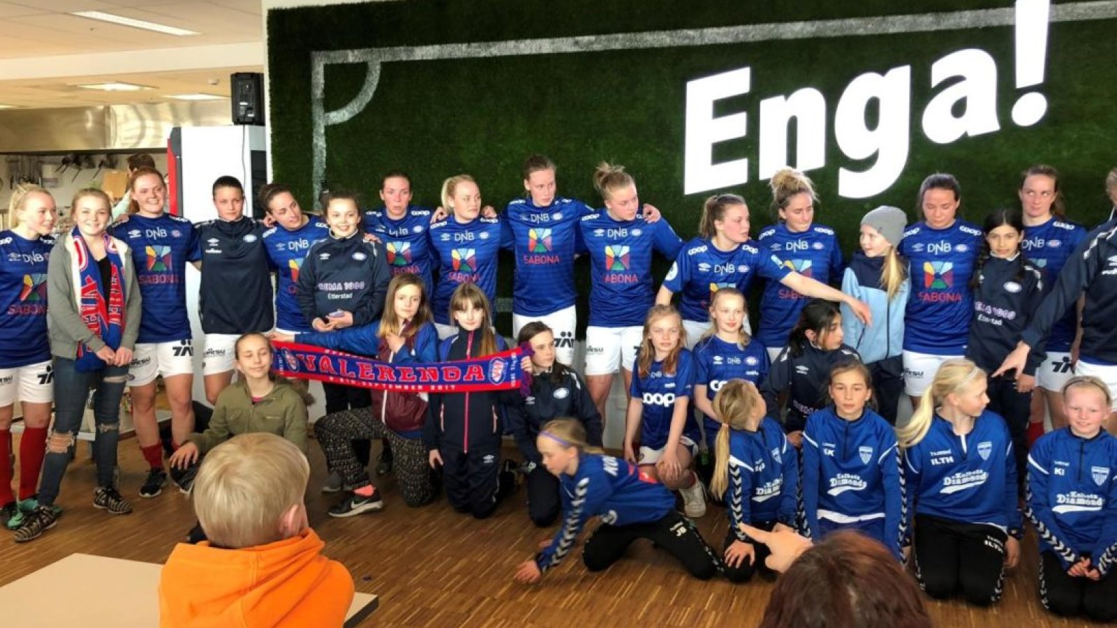 I forbindelse med damelagets hjemmekamper i Toppserien denne sesongen jobbes det i kulissene for å skape mer engasjement for å få enda flere jenter på kamp.