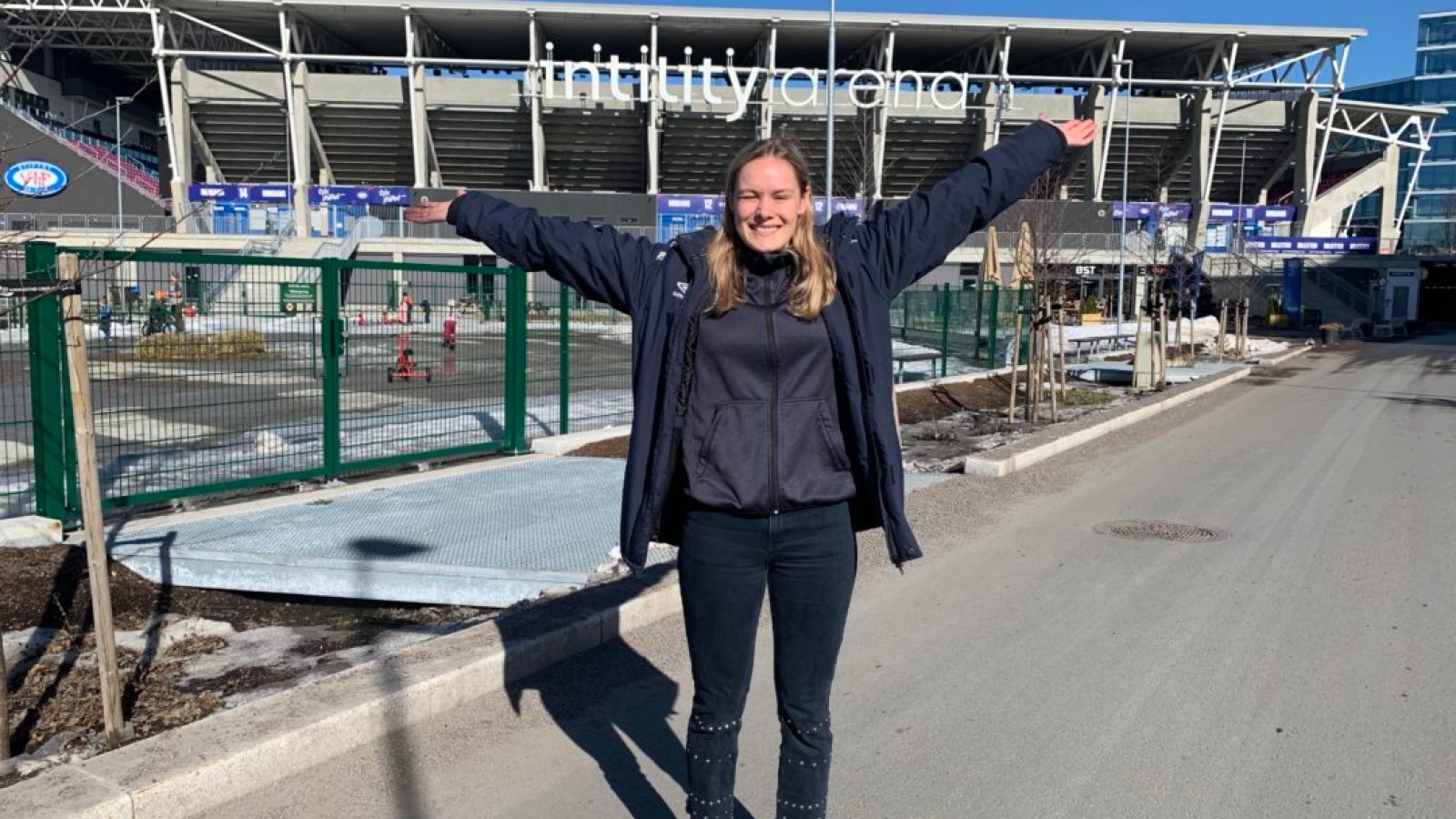 Andrine Tomter ønsker deg velkommen til Intility arena.