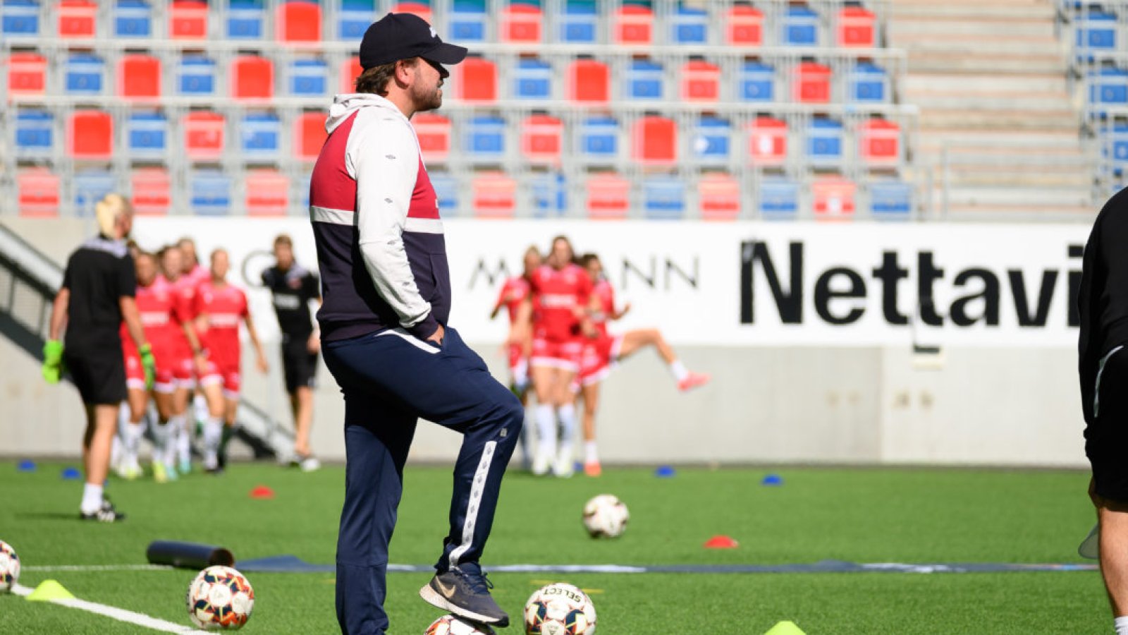 Jack Majgaard Jensen berømmet spillerne sine etter kampen Foto: Morten Mitchell Larød / SPORTFOTO