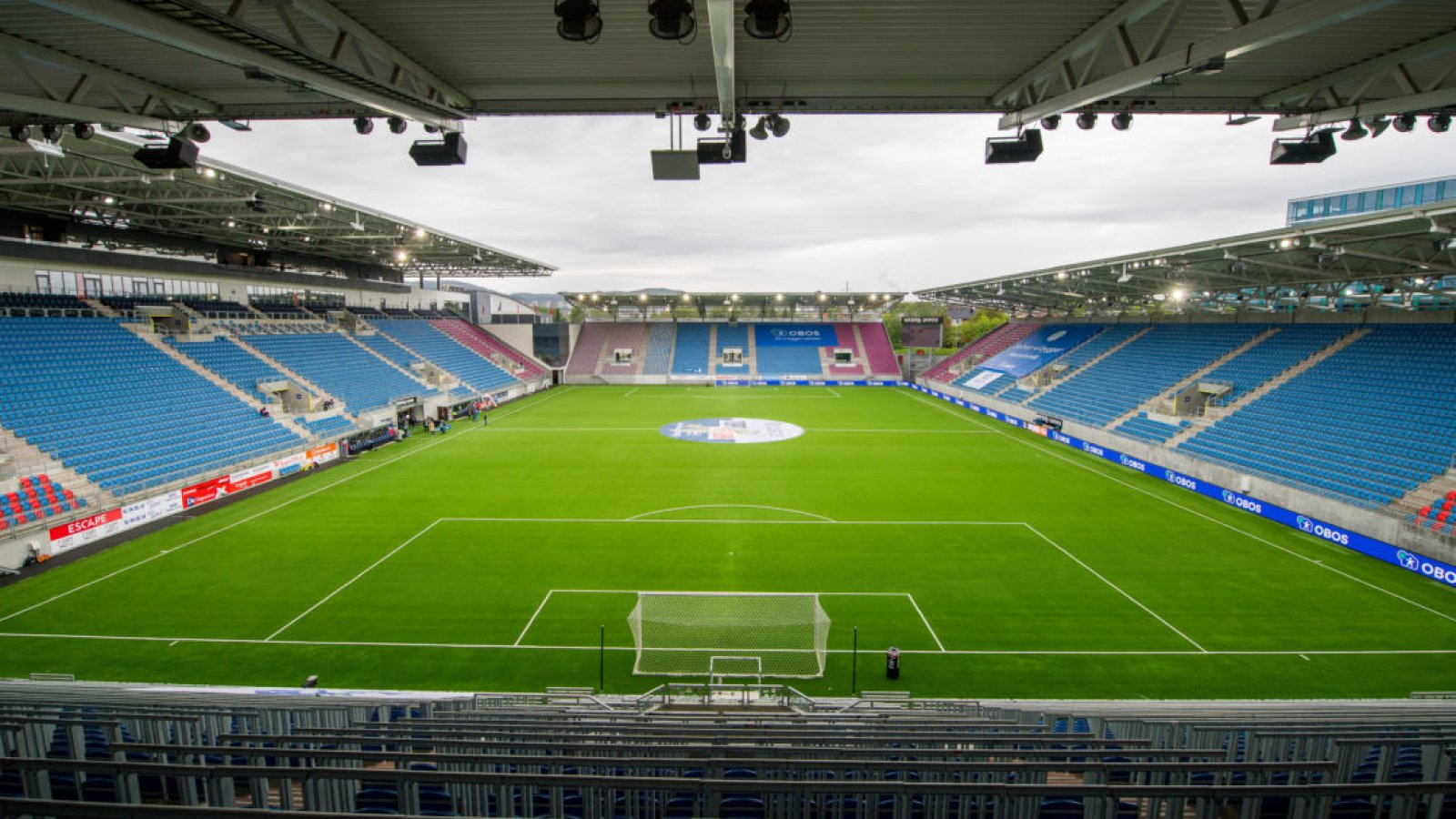 Intility Arena har blitt kåret til Årets Bane i Toppserien 2020. Foto: Vegard Wivestad Grøtt, Bildbyrån.