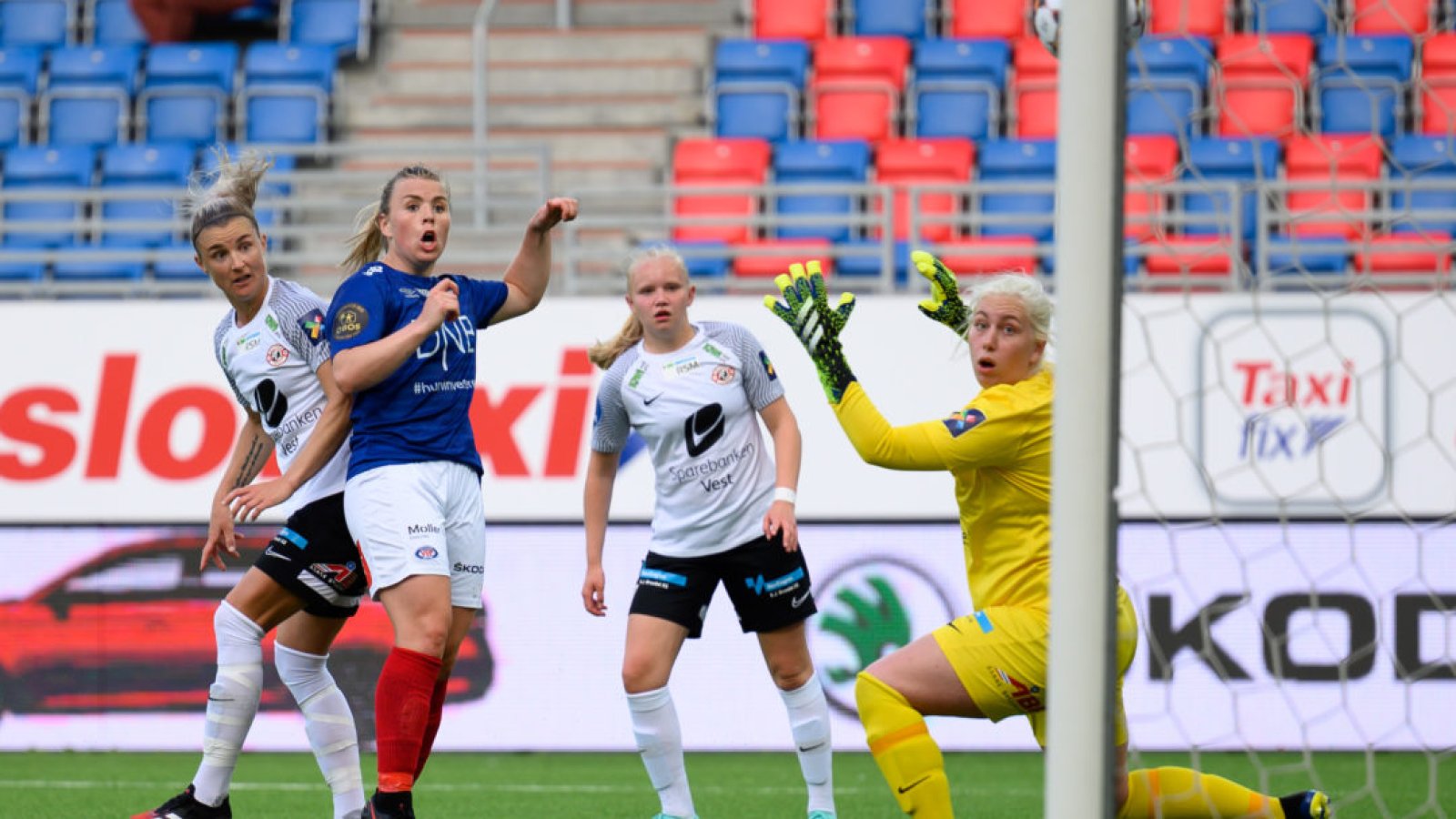 Ingibjørg Sigurdardottir setter inn 1-0 ledelsen. Foto: Morten Mitchell Larød / SPORTFOTO