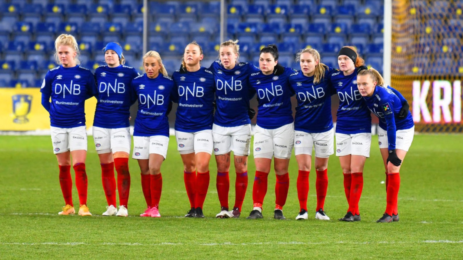 Det var ingenting å si på samholdet jentene viste mot Brøndby. Foto: Rune Julsvik