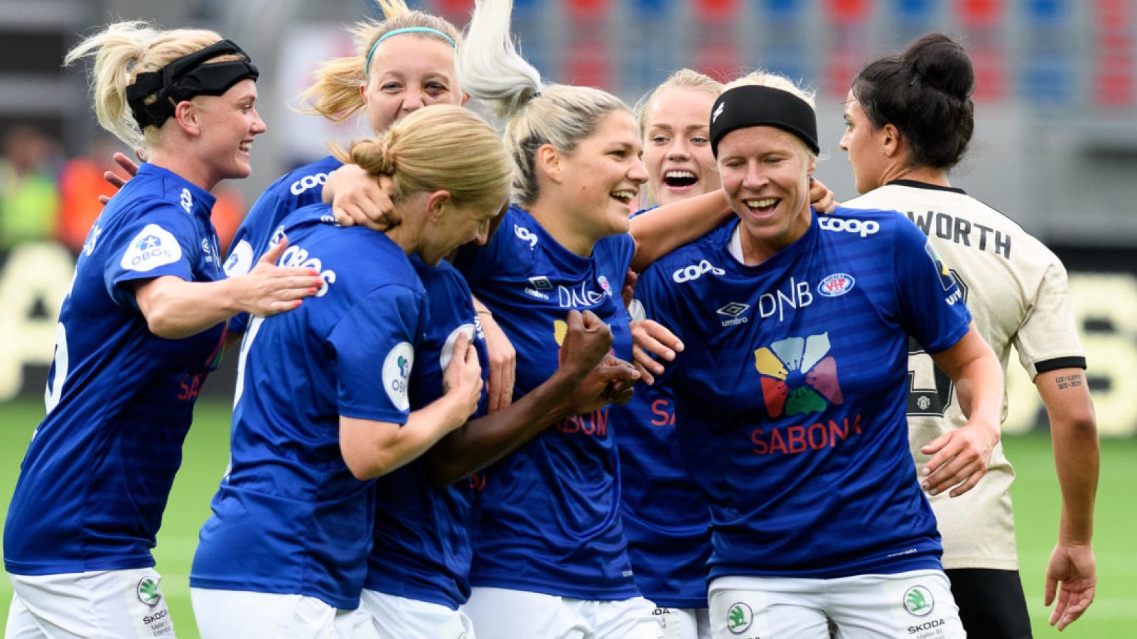 Får jentene mer å juble for på lørdag? Foto: Sportfoto